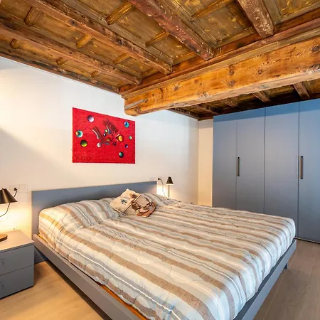 Apartment New 2024 - Ancient - Where Classic Style Meets Modern Design And Comforts - Larihome A40 *