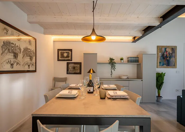 New 2024 - Ancient - Where Classic Style Meets Modern Design And Comforts - Larihome A40