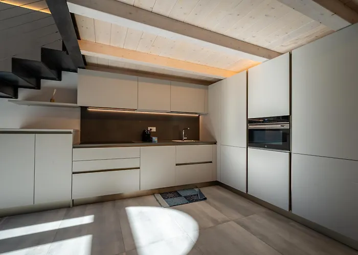 Appartement New 2024 - Ancient - Where Classic Style Meets Modern Design And Comforts - Larihome A40 *