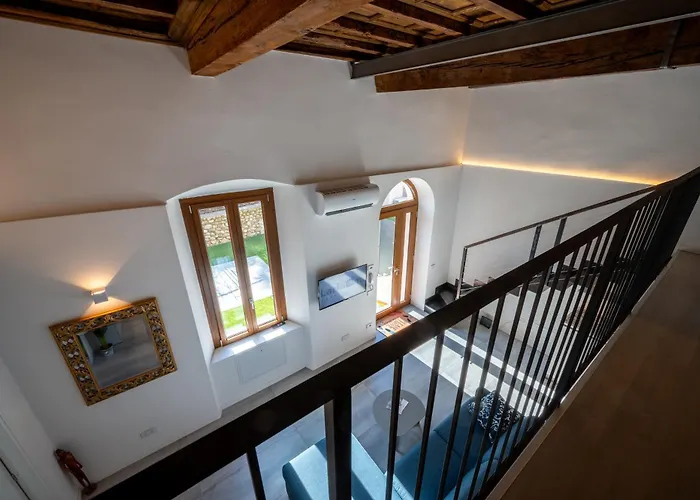 Appartement New 2024 - Ancient - Where Classic Style Meets Modern Design And Comforts - Larihome A40 Gravedona