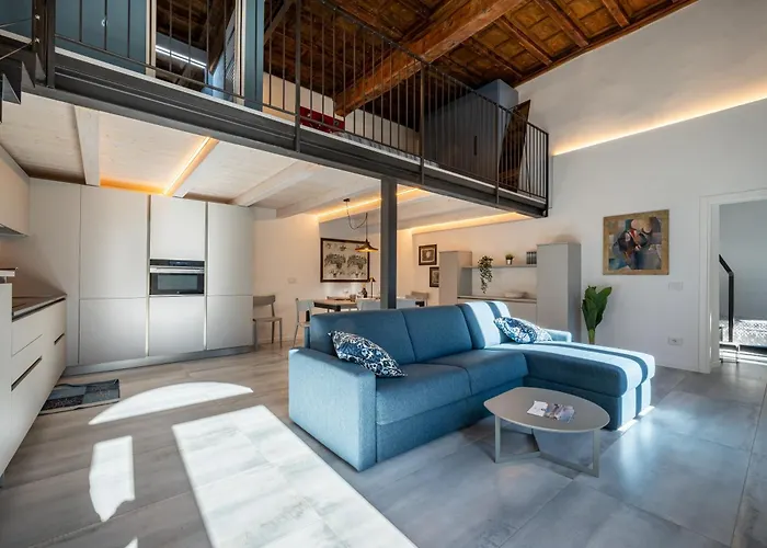 New 2024 - Ancient - Where Classic Style Meets Modern Design And Comforts - Larihome A40 * Gravedona