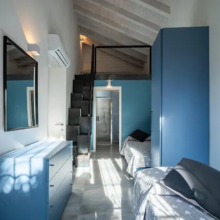 New 2024 - Ancient - Where Classic Style Meets Modern Design And Comforts - Larihome A40 Gravedona