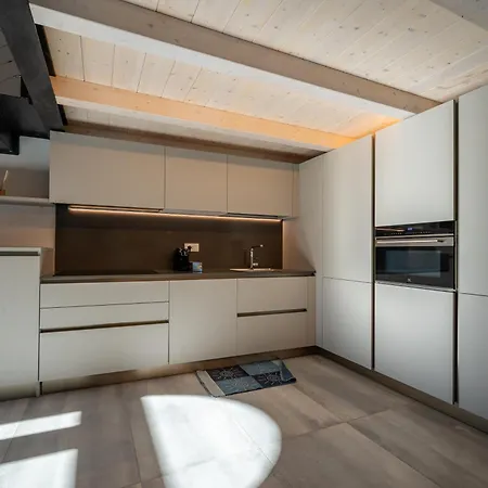 アパート New 2024 - Ancient - Where Classic Style Meets Modern Design And Comforts - Larihome A40 *